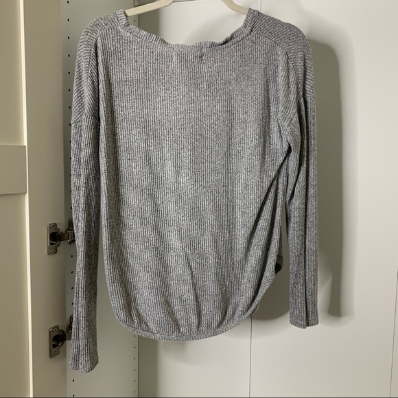 5/$25 Sale ☀️ No Frills LA Gray Ribbed Slouchy Sweatshirt - Picture 2 of 5